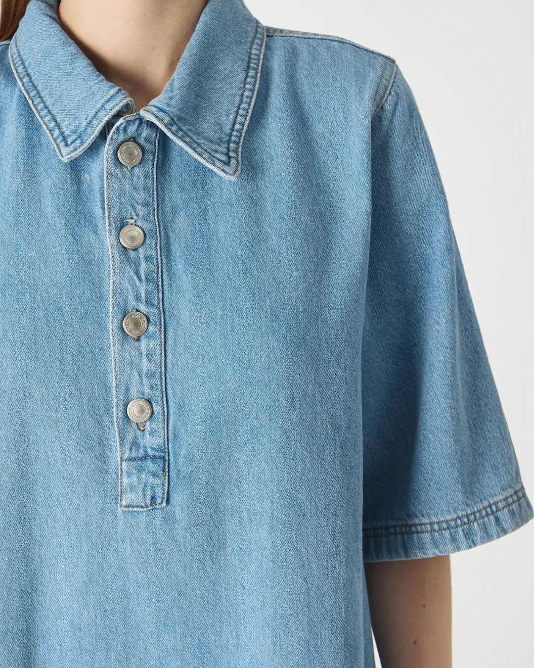 Elegant Blue Denim Mini Dress – Modern Casual Summer Outfit for Women