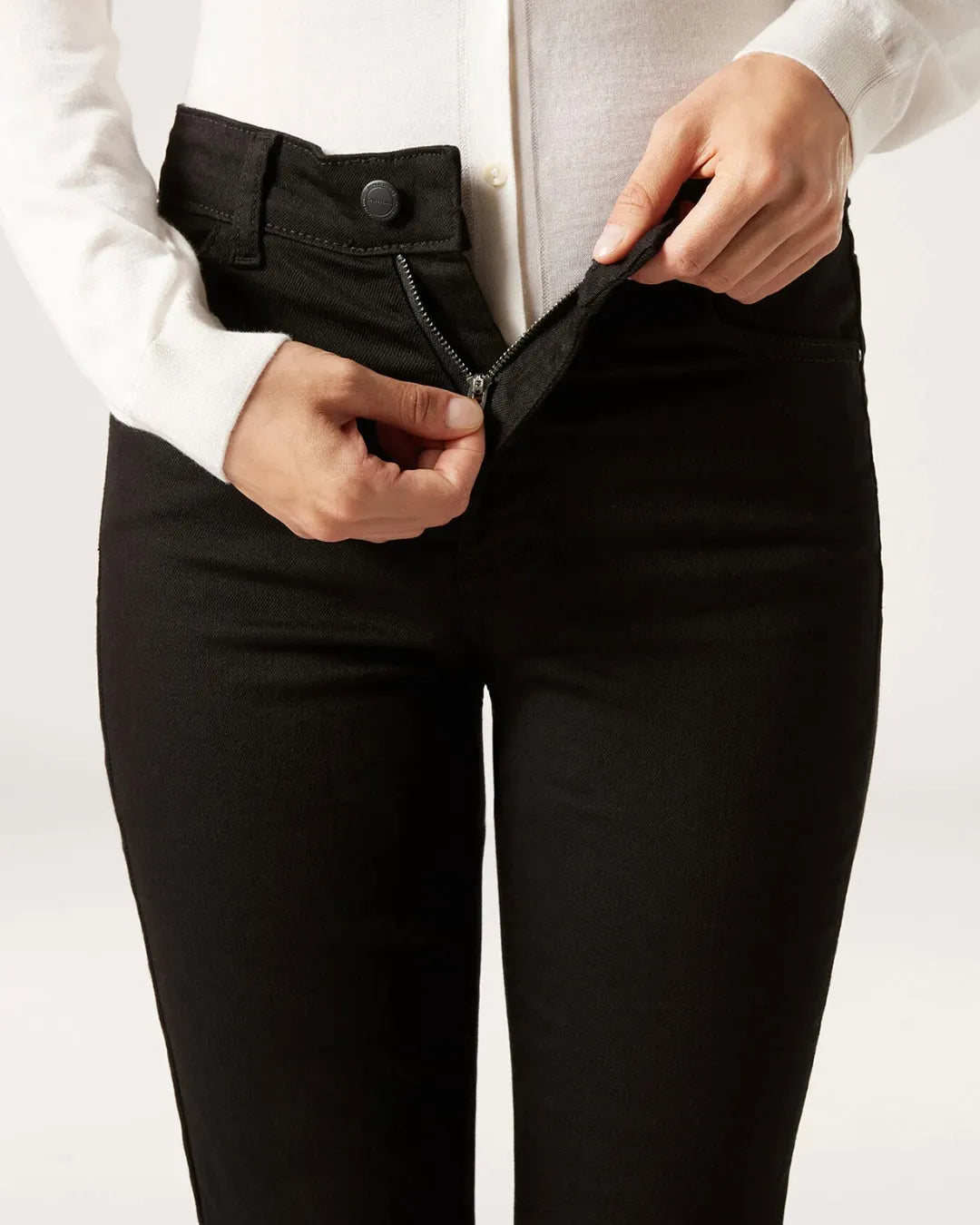 Calzedonia Women's Black Flared Stretch Jeans