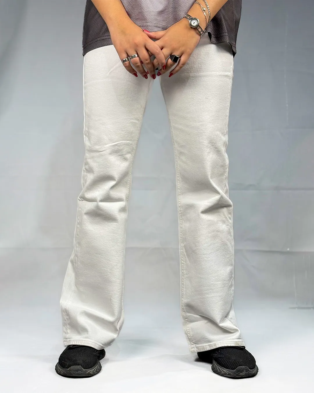 Blind Date Off-White Flared Regular Jeans